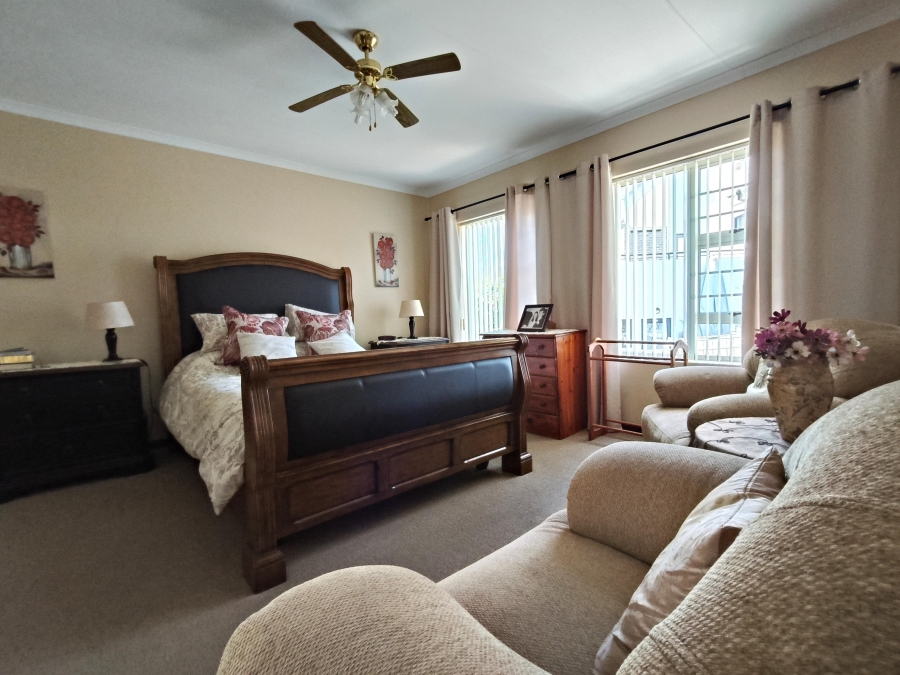 3 Bedroom Property for Sale in Wavecrest Eastern Cape